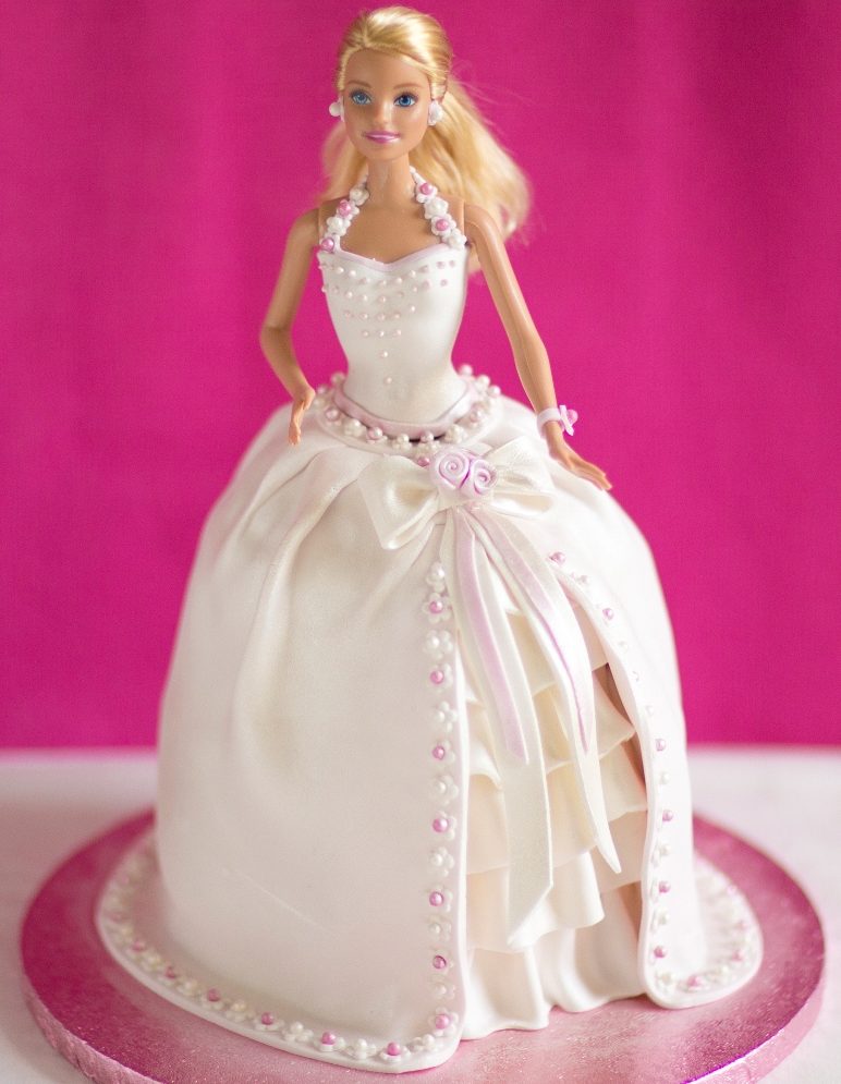 kinder verjaardagstaarten,barbie taart,prinsessentaart