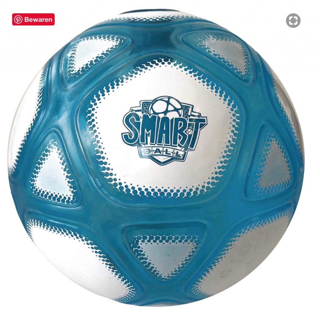 voetbal met verlichting,bal die licht geeft,smart ball,smart bal,voetbal die telt,voetbal hooghouden