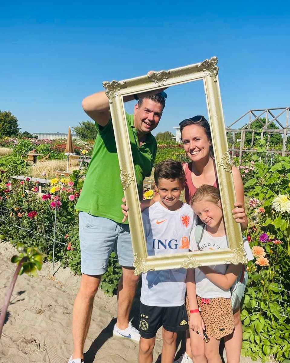 Family picture in a frame… 🥰 Foto gemaakt bij @de_tulperij