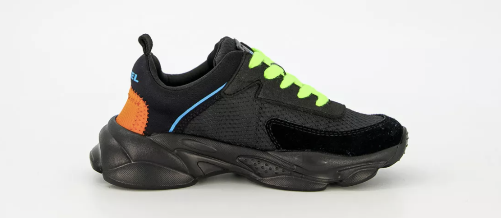 diesel sneakers zwart,zwarte jongens sneakers,winterschoenen jongen zwart,veterschoenen,neon,zwarte jongens sportschoenen,jongens gympen